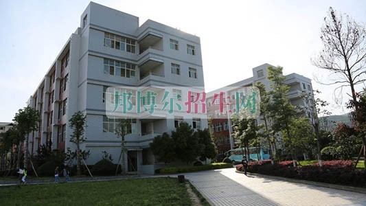 重慶市經(jīng)貿(mào)中等專業(yè)學校有哪些專業(yè)