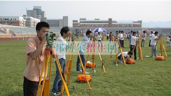 重慶建筑高級技工學(xué)校2016年報(bào)名條件、招生對象
