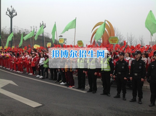 四川省宜賓市南溪區(qū)職業(yè)高級(jí)中學(xué)校學(xué)前教育齊拉練，共踏春風(fēng)迎春景