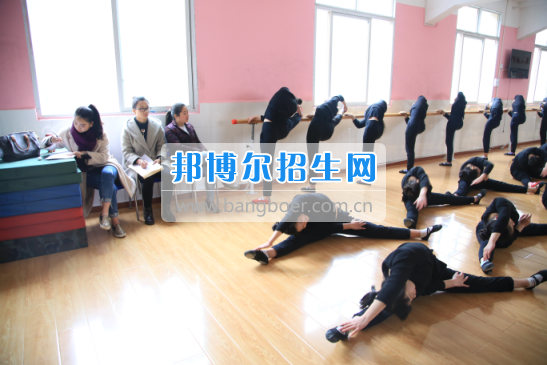 川北幼兒師范高等?？茖W(xué)校學(xué)前教育系赴南江小河職中調(diào)研