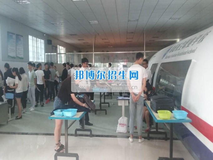 2017年春民航業(yè)特有工種職業(yè)技能鑒定在綿陽(yáng)航空職業(yè)學(xué)校舉行。