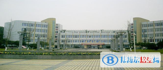 四川石油學(xué)校2019年報(bào)名條件、招生對(duì)象