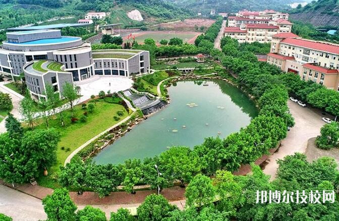 重慶女子職業(yè)高級(jí)中學(xué)2020年報(bào)名條件、招生要求、招生對(duì)象