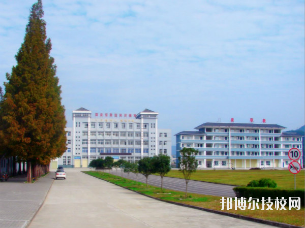 石泉縣職業(yè)教育中心2020年報名條件、招生要求、招生對象