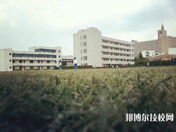 余姚市職業(yè)技術(shù)學校2020年學費、收費多少