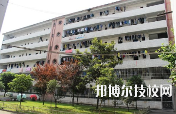 江西輕工業(yè)高級(jí)技工學(xué)校2020年報(bào)名條件、招生要求、招生對(duì)象