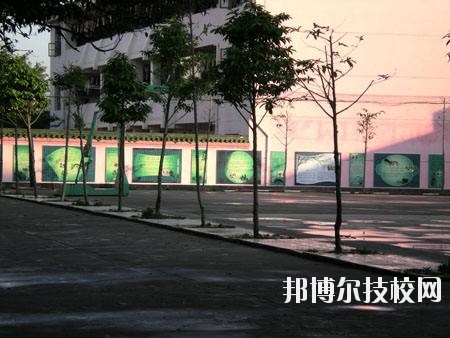 大余職業(yè)技術(shù)教育中心2020年報名條件、招生要求、招生對象