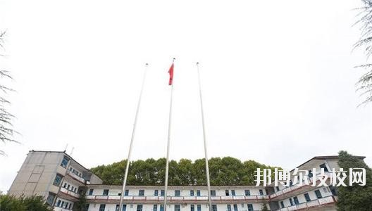 貴陽(yáng)鐵路工程學(xué)校2020年報(bào)名條件、招生要求、招生對(duì)象