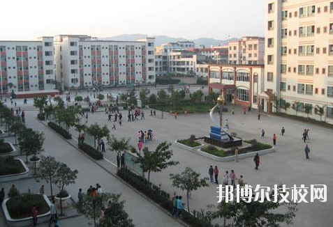 重慶企業(yè)管理學(xué)校2020年報名條件、招生要求、招生對象