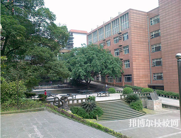 重慶醫(yī)科學(xué)校怎么樣、好不好