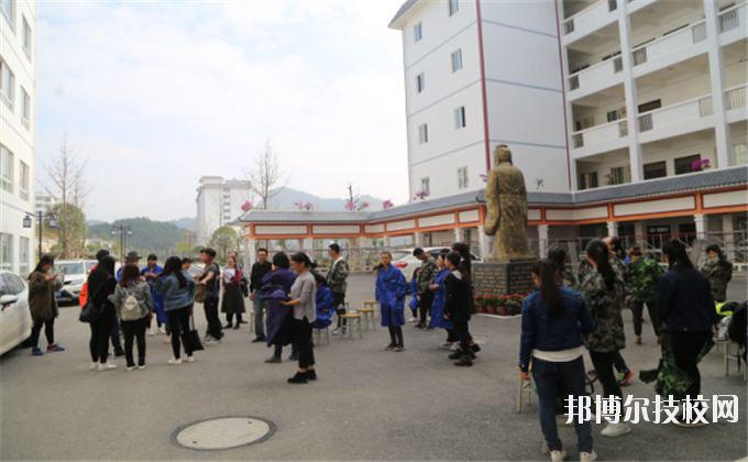 三都水族自治民族中等職業(yè)技術(shù)學(xué)校2020年報(bào)名條件、招生要求、招生對(duì)象