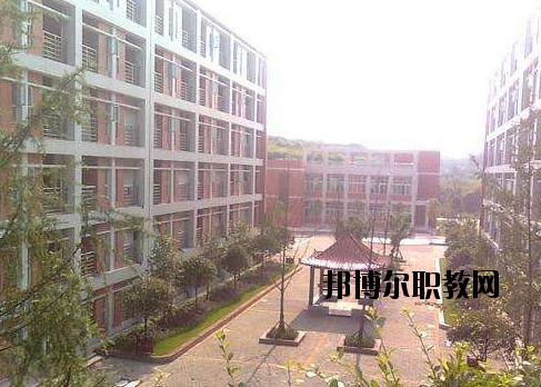 新市職業(yè)高級(jí)中學(xué)怎么樣，好不好