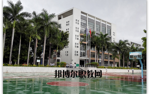 東莞電子科技學(xué)校2020年報名條件、招生要求、招生對象