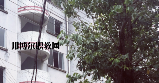 廣西工貿(mào)職業(yè)技術(shù)學(xué)校2020年報(bào)名條件、招生要求、招生對(duì)象 