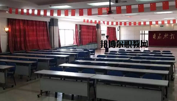 甘肅信息工程技術(shù)中等專業(yè)學(xué)校2020年學(xué)費(fèi)、收費(fèi)多少