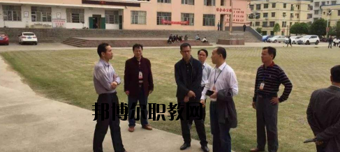 富川職業(yè)技術(shù)學(xué)校2020年報名條件、招生要求、招生對象 