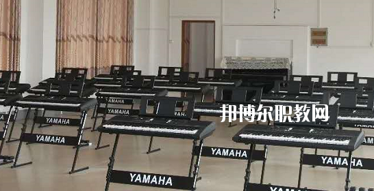 忻城職業(yè)技術(shù)學(xué)校2020年報(bào)名條件、招生要求、招生對(duì)象