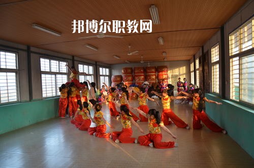 新蔡職業(yè)中等專業(yè)學(xué)校2021年報名條件、招生要求、招生對象