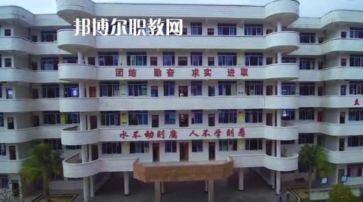 信宜丁堡高級(jí)職業(yè)技術(shù)學(xué)校2020年報(bào)名條件、招生要求、招生對(duì)象