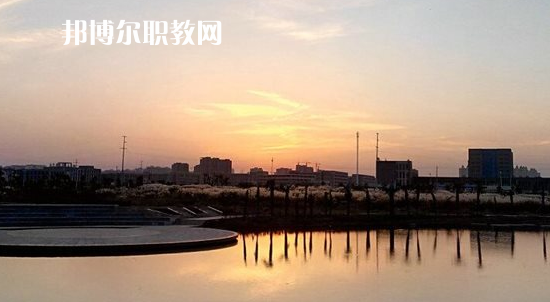 銅陵市理工學(xué)校2021年報名條件、招生要求、招生對象 