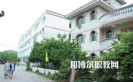 重慶立事信息工程學(xué)校2021年招生辦聯(lián)系電話(huà)