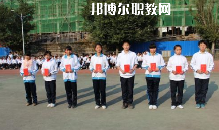 重慶市墊江縣第二職業(yè)中學(xué)校2021年報(bào)名條件、招生要求、招生對(duì)象
