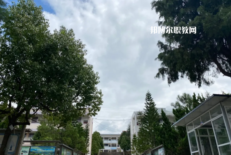 永平縣職業(yè)高級中學(xué)2021年報(bào)名條件、招生要求、招生對象