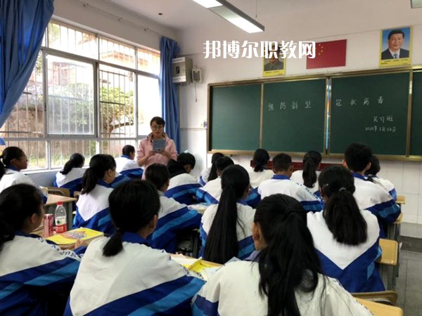 西盟縣職業(yè)高級中學2021年學費、收費多少