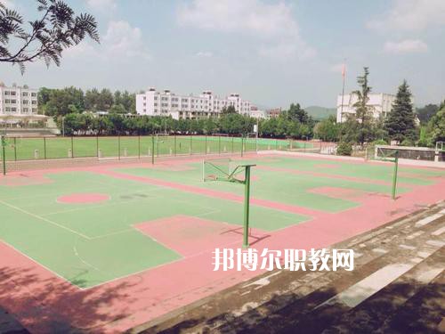 楚雄醫(yī)藥高等?？茖W校2021年報名條件、招生要求、招生對象