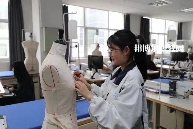 江蘇省蘇州絲綢中等專業(yè)學(xué)校2022年報名條件、招生要求、招生對象