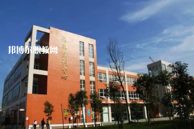 四川德陽黃許職業(yè)中專學校2022年報名條件、招生對象、招生要求
