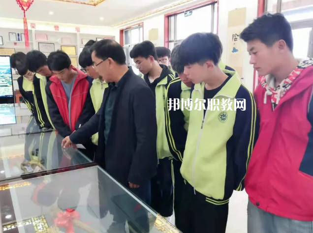 渭源縣職業(yè)中等專(zhuān)業(yè)學(xué)校2022年招生辦聯(lián)系電話(huà)