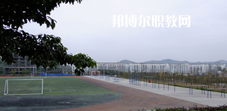 閬中江南高級(jí)職業(yè)中學(xué)怎么樣，好不好