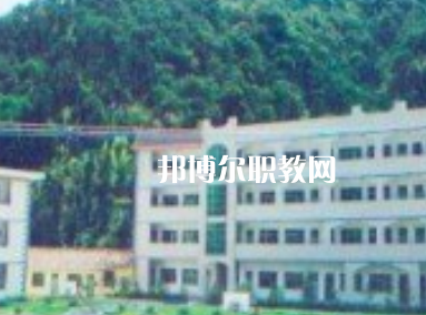 冕寧縣職業(yè)技術(shù)學(xué)校2022年報(bào)名條件、招生要求、招生對象