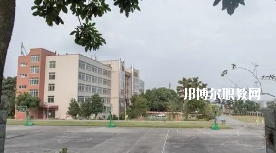 瀘州交通技工學校2022年報名條件、招生要求、招生對象