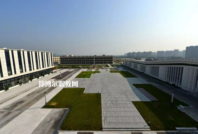 云南建筑工程學(xué)校2022年報(bào)名條件、招生要求、招生對(duì)象
