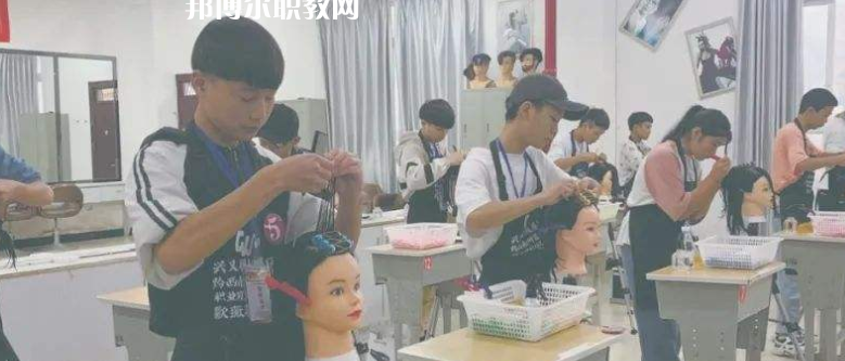 都勻工商管理學(xué)校2022年報(bào)名條件、招生要求、招生對(duì)象