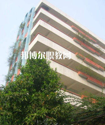 肇慶衛(wèi)生學(xué)校2022年報名條件、招生要求、招生對象