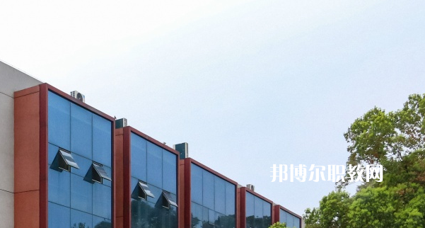黔西南州英才職業(yè)技術(shù)學(xué)校2022年報名條件、招生要求、招生對象