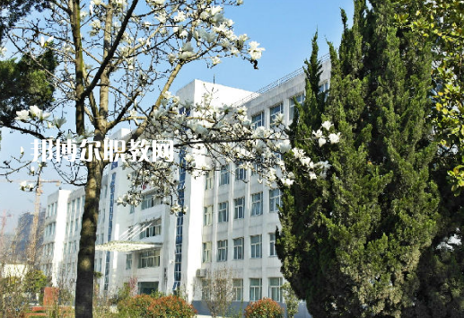 阜陽工業(yè)經(jīng)濟(jì)學(xué)校2022年學(xué)費(fèi)、收費(fèi)多少