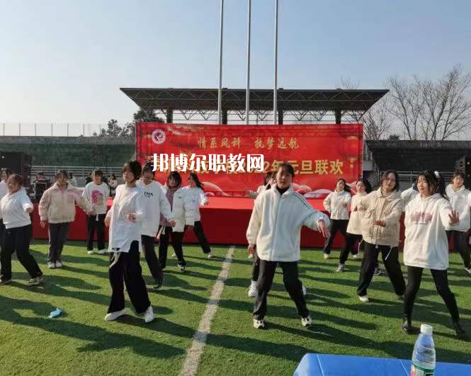 鳳陽(yáng)科技學(xué)校2022年報(bào)名條件、招生要求、招生對(duì)象