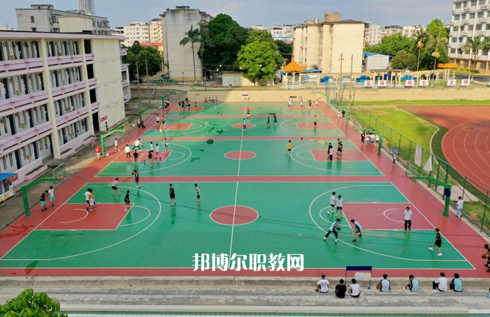文山衛(wèi)生學(xué)校2022年學(xué)費、收費多少