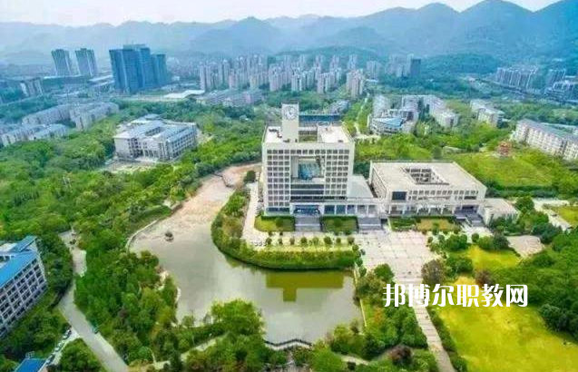 重慶醫(yī)科學(xué)校2022年報(bào)名條件、招生要求、招生對(duì)象