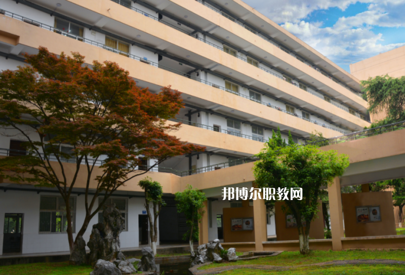 紅河財經(jīng)學校2022年學費、收費多少