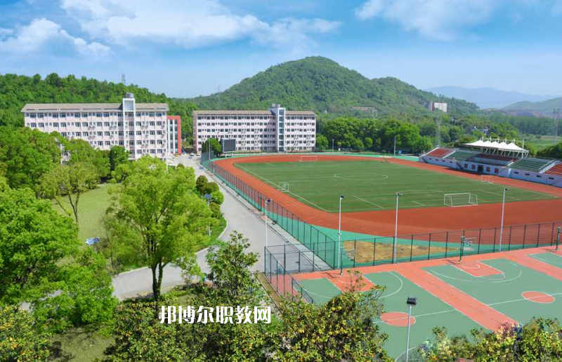 云南工藝美術(shù)學(xué)校2022年學(xué)費(fèi)、收費(fèi)多少