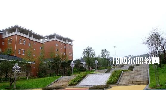 廣東新興中藥學(xué)校2022年報(bào)名條件、招生要求、招生對(duì)象