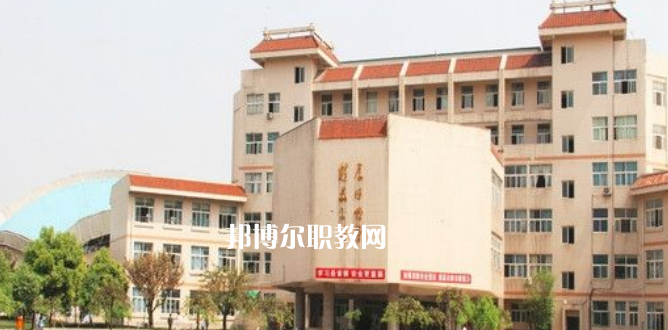 成都中醫(yī)藥大學(xué)附屬學(xué)校龍泉校區(qū)2022年報(bào)名條件、招生要求、招生對(duì)象