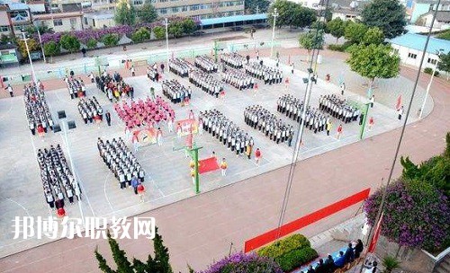 云龍縣民族職業(yè)高級中學報名條件、招生要求、招生對象