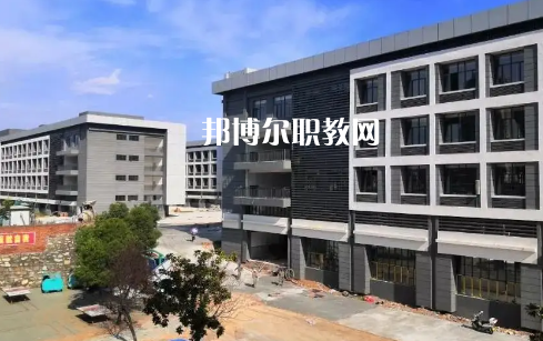 鄖西職業(yè)技術(shù)學(xué)校2022年報(bào)名條件、招生要求、招生對(duì)象