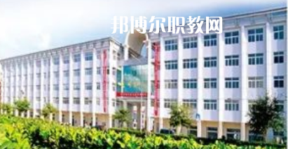 南通市通州區(qū)建筑職工中等專業(yè)學(xué)校地址在哪里，哪個(gè)地區(qū)，哪個(gè)城市?